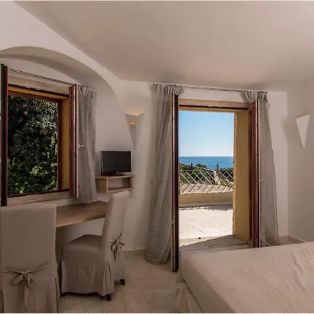 Luxury In Cala Del Faro